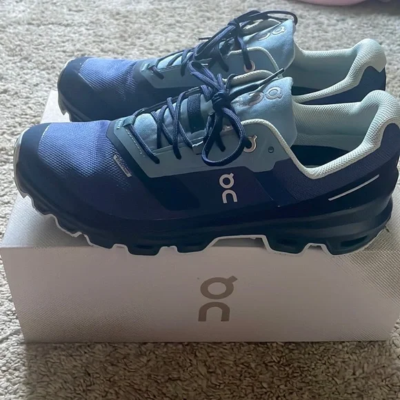 Womens Cloudventure Waterproof, Denim/Midnight color, Size 8, Worn Once - Main Image